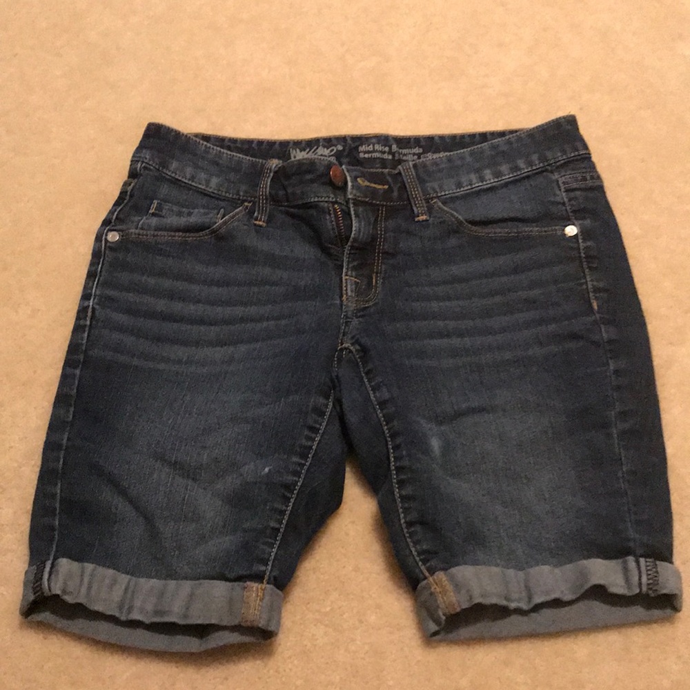 Mid rise Bermuda denim shorts